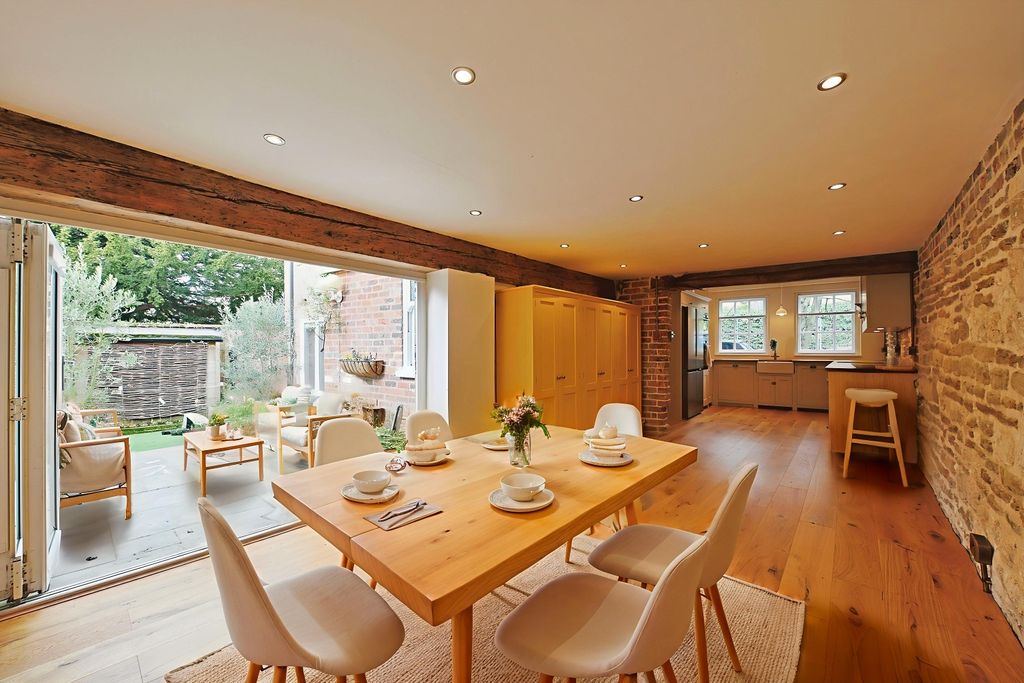 Property photo 2 of 30 4039069