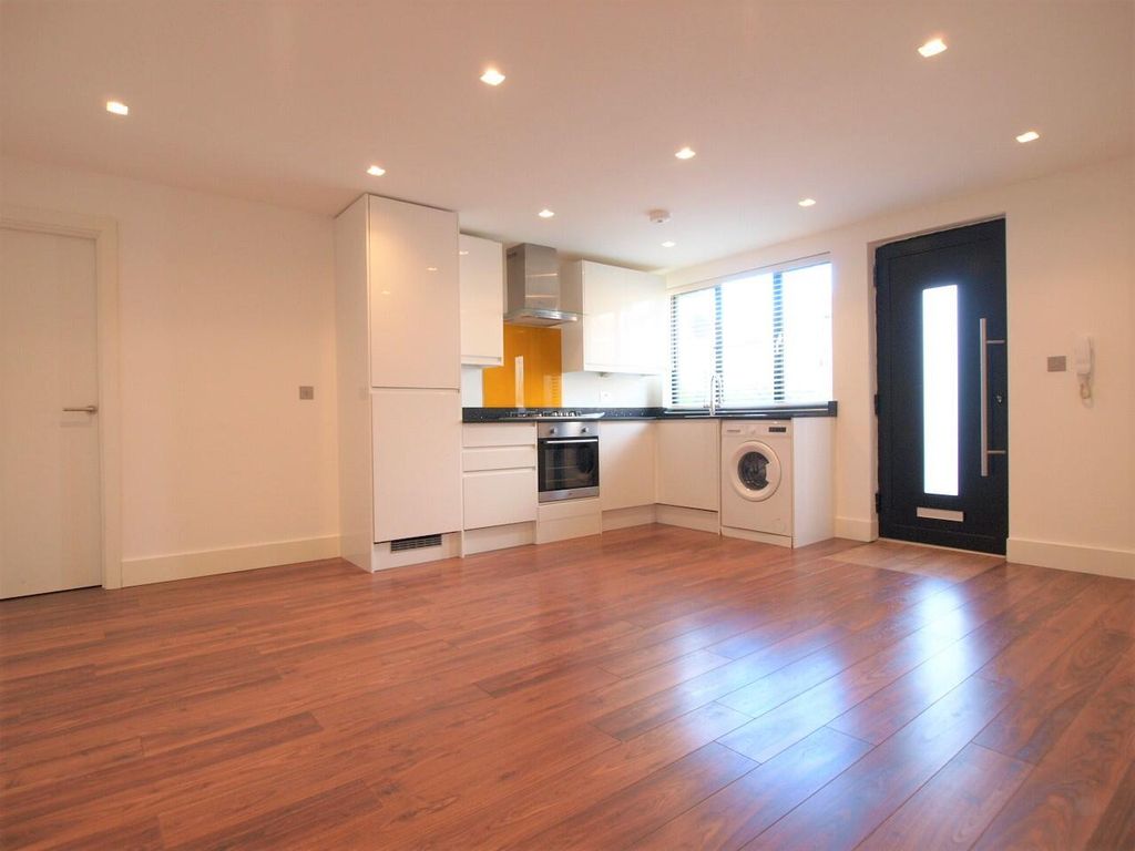 Property photo 1 of 7 Kitchen
