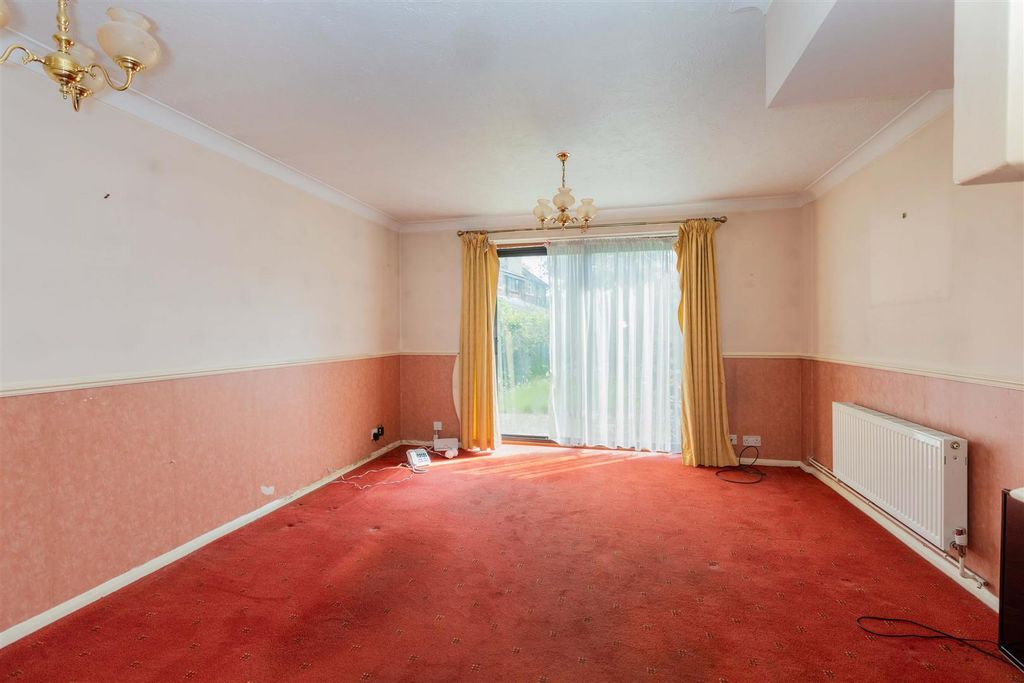 Property photo 2 of 13 3 Alders Close-9.Jpg