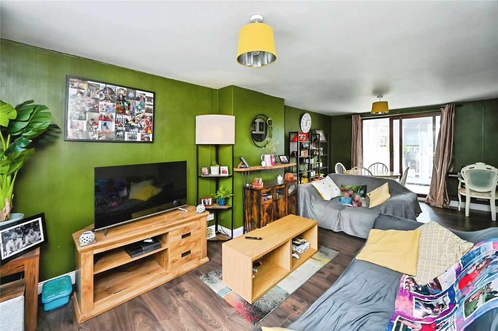 Property photo 2 of 13