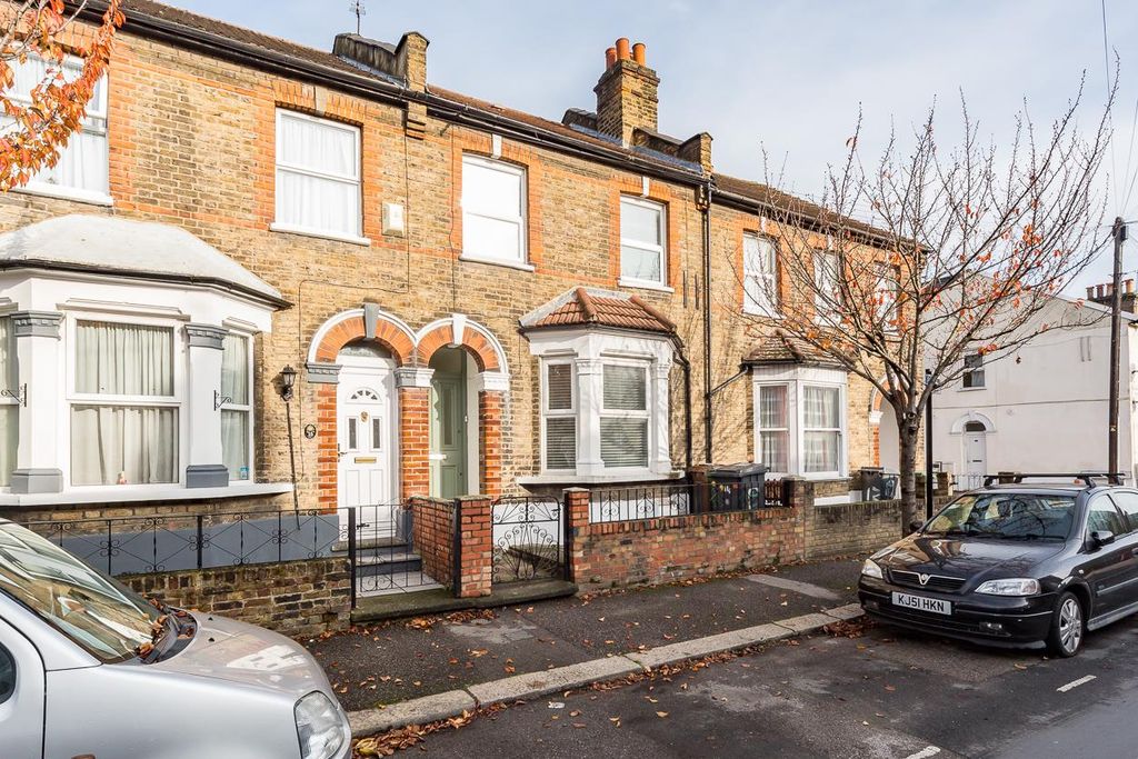 Property photo 2 of 20