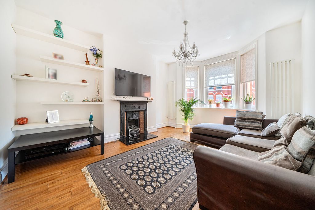 Property photo 1 of 18