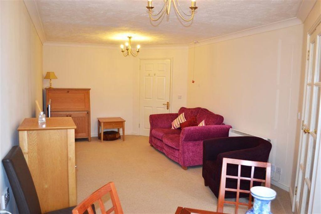 Property photo 3 of 6 Bagshot Court