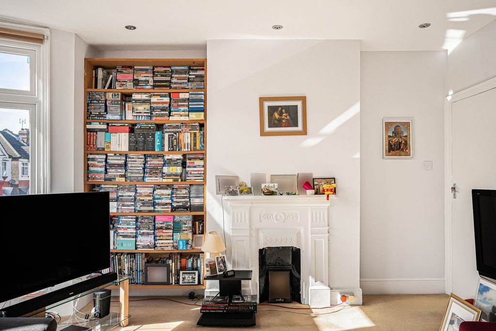Property photo 2 of 12