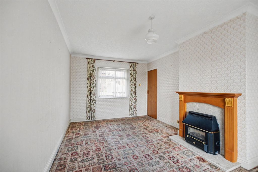 Property photo 2 of 25 Lounge_2.Jpeg