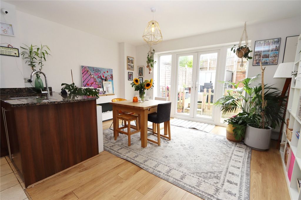 Property photo 3 of 12 Dining Area