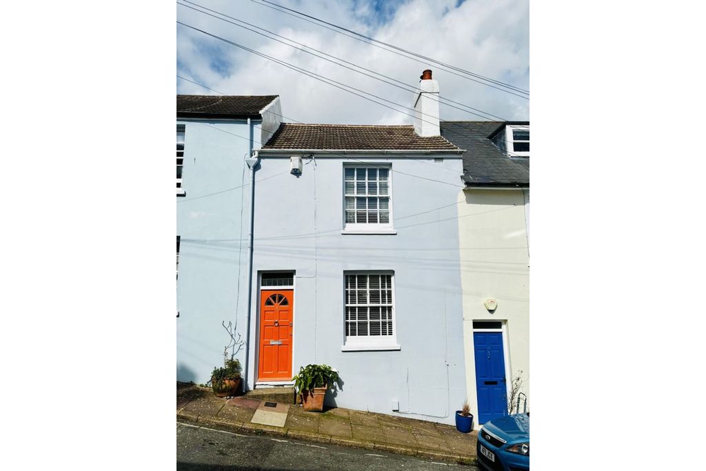 Property photo 2 of 21