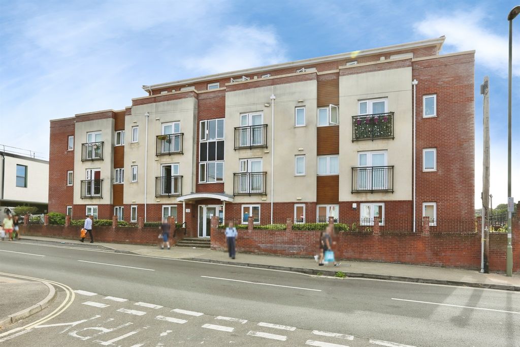 Property photo 1 of 24