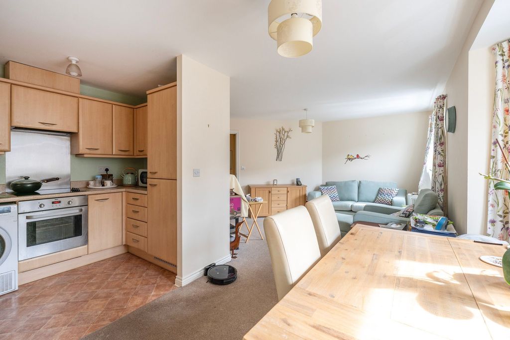 Property photo 3 of 13