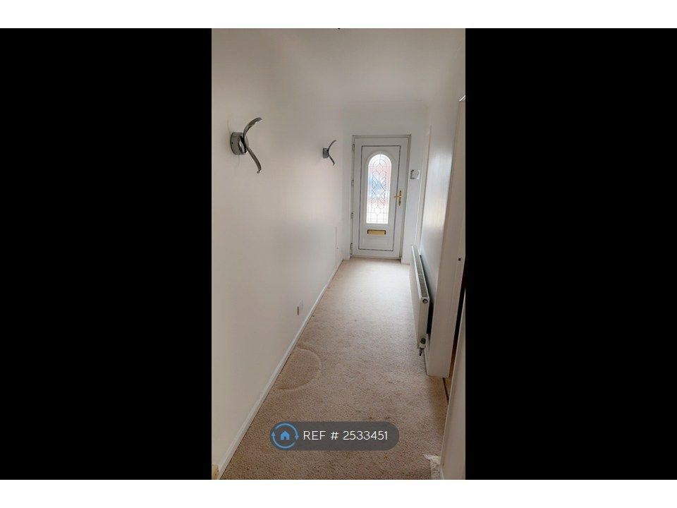 Property photo 2 of 27 Hallway