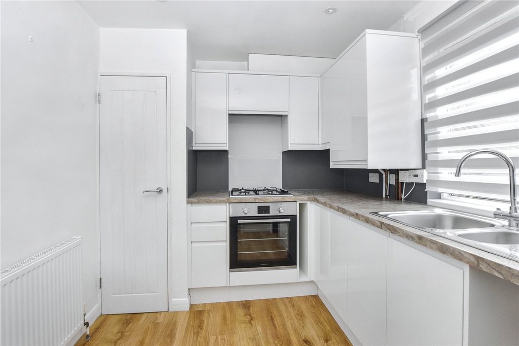 Property photo 2 of 24 Picture No. 28