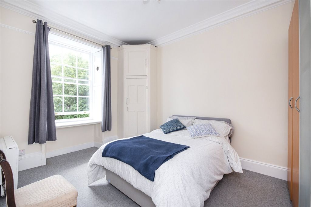 Property photo 3 of 17 Picture No. 06