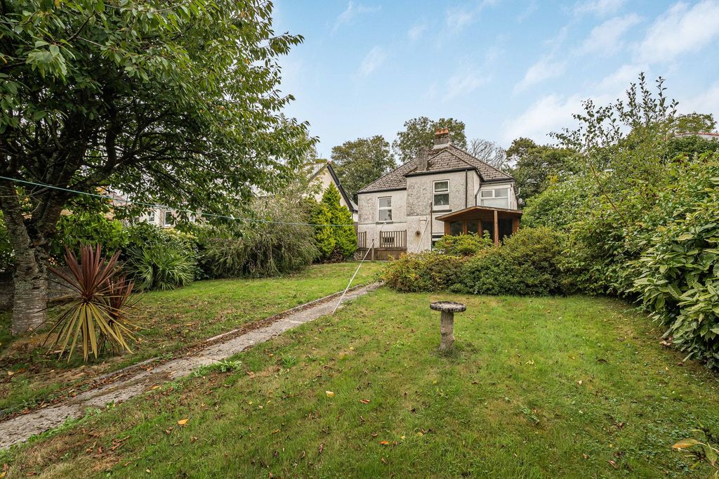 Property photo 2 of 20