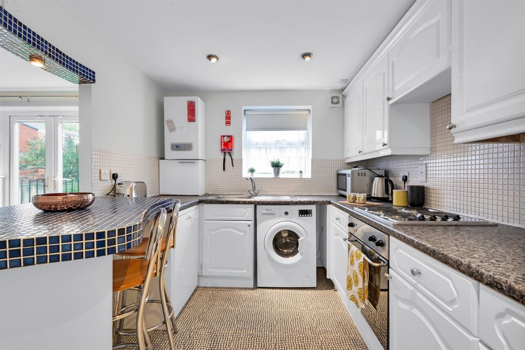 Property photo 2 of 5 8184126.Jpg