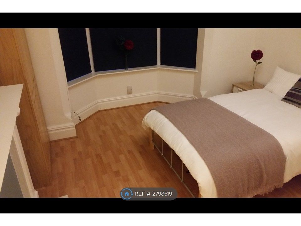 Property photo 2 of 9 Bedroom