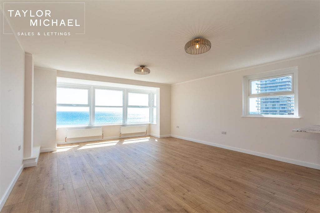 Property photo 1 of 36 Living Room