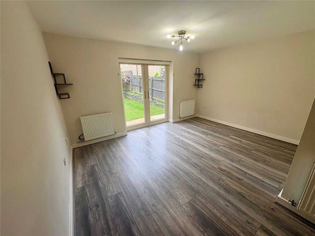 Property photo 3 of 15 Picture No. 04