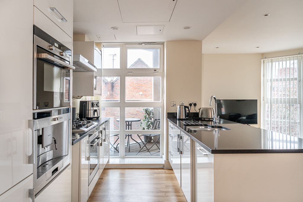 Property photo 3 of 13