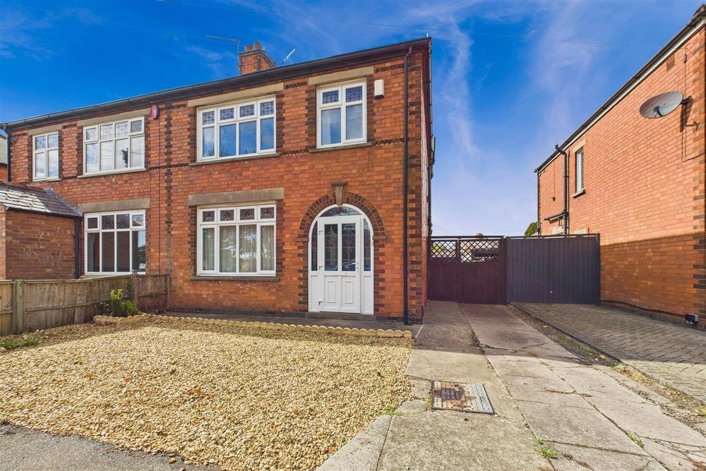 Property photo 1 of 15 Cam04235G0-Pr0091-Still015.Jpg