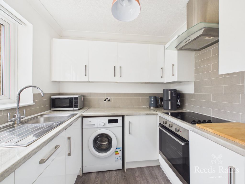 Property photo 2 of 15 Kitchen