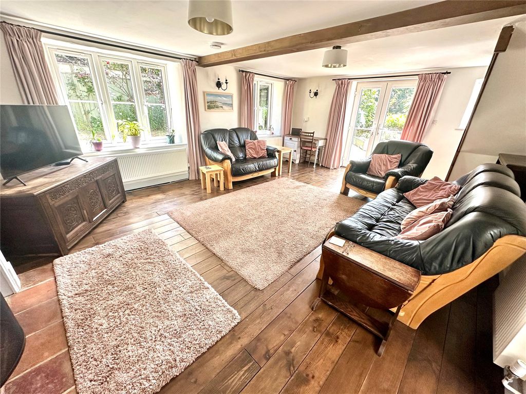 Property photo 3 of 23 Picture No. 13