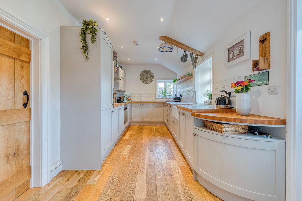 Property photo 3 of 30