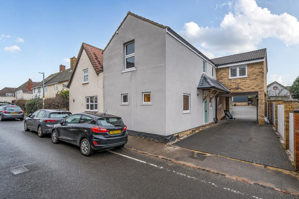 Property photo 2 of 29 1397437-1-69610818F2Add.Jpg