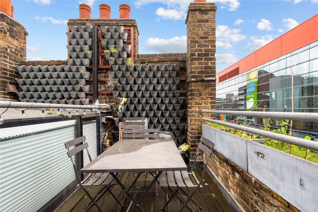 Property photo 3 of 16 Picture No. 13