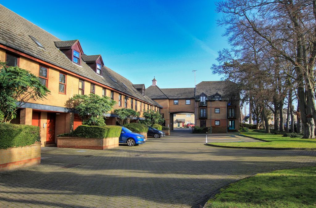 Property photo 2 of 14