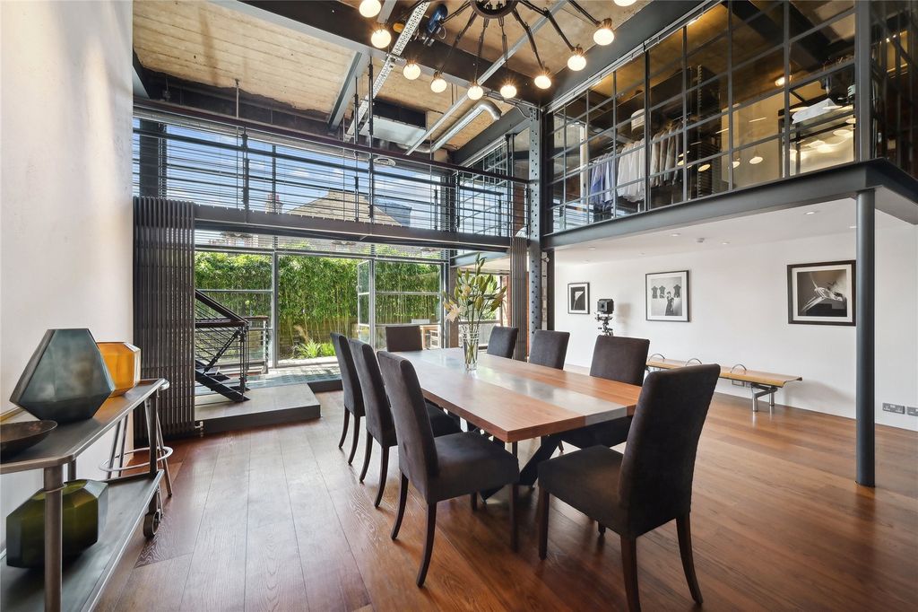 Property photo 2 of 30 Dining Room