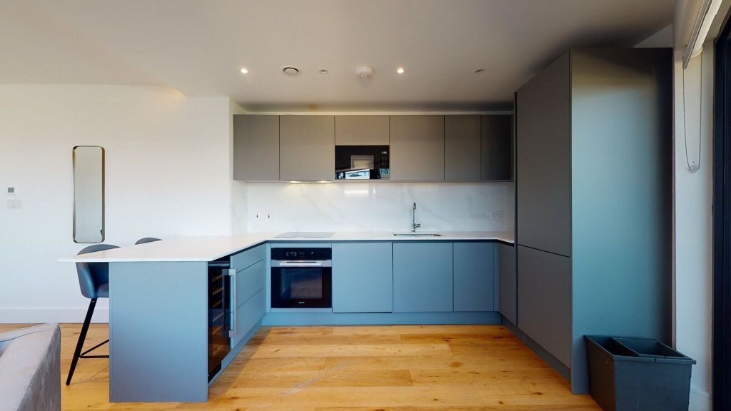 Property photo 2 of 19 Kitchen