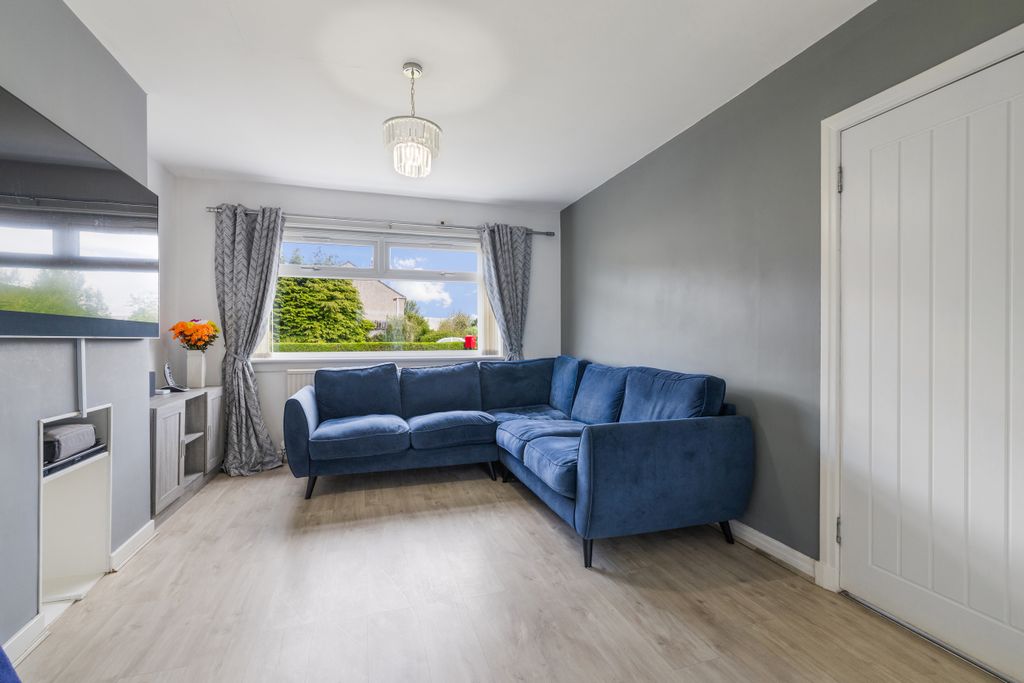 Property photo 3 of 43