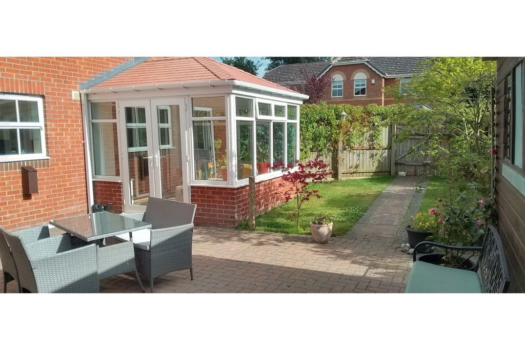 Property photo 3 of 32 Garden