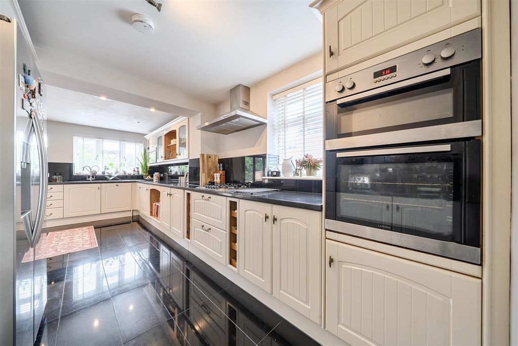 Property photo 3 of 18 1485554-13-6A454A8c980Af.Jpg