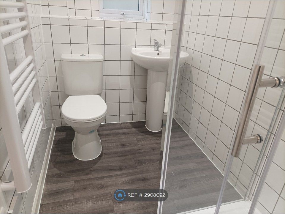 Property photo 3 of 15 Shower Room