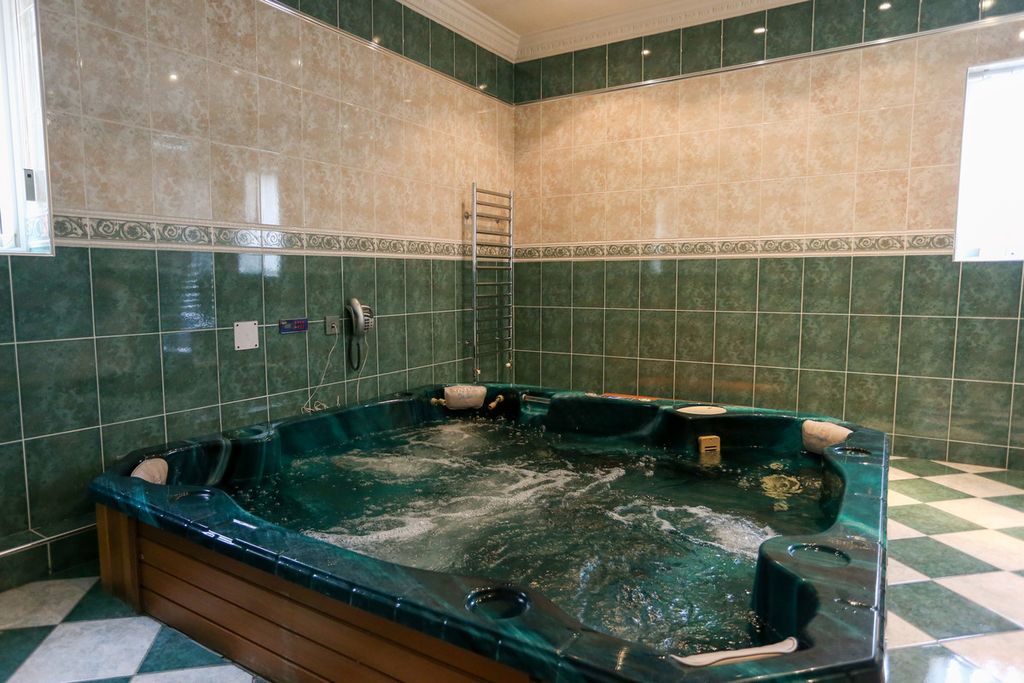 Property photo 2 of 11