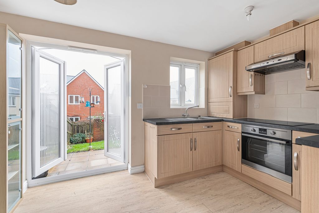 Property photo 3 of 19