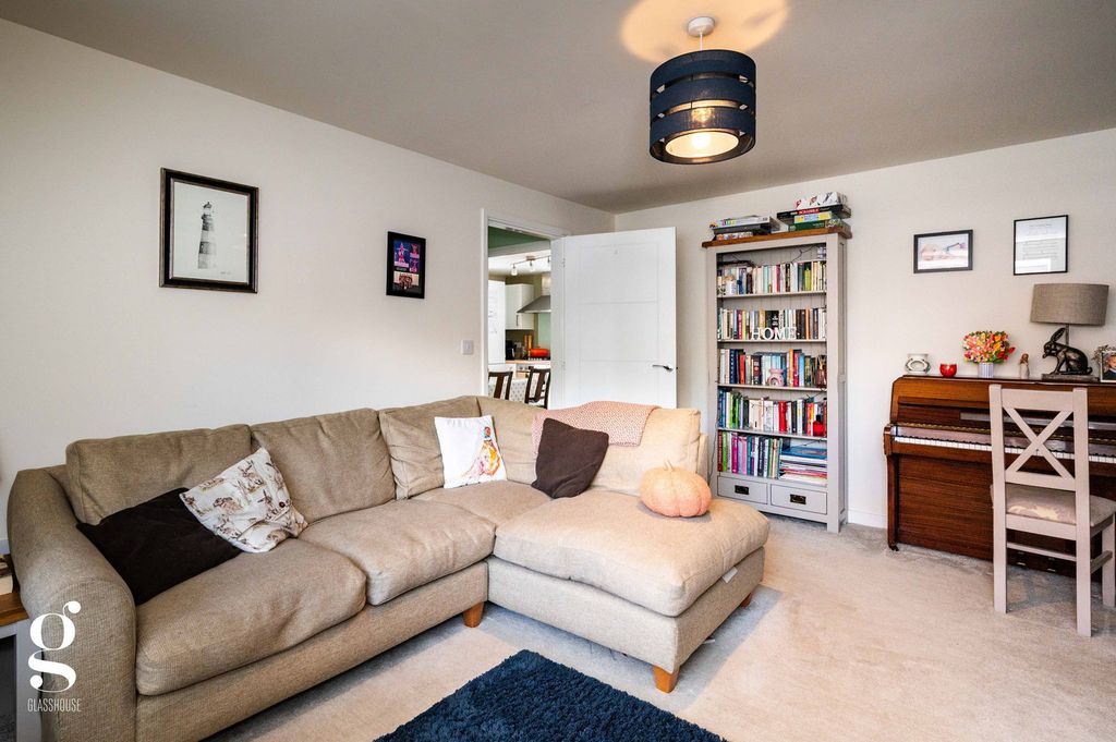 Property photo 3 of 21