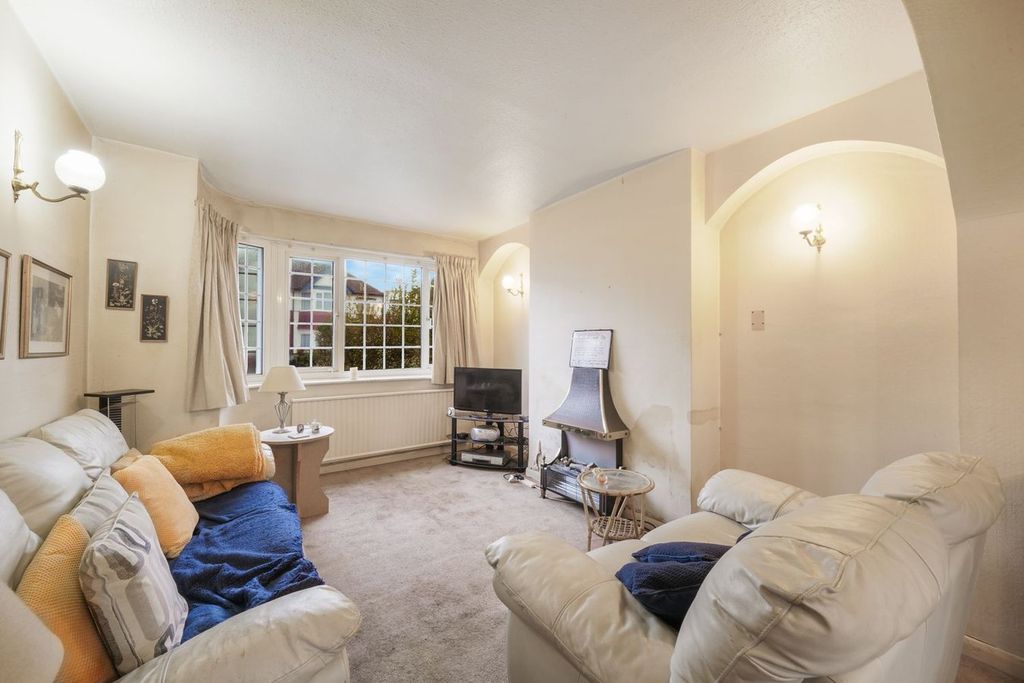 Property photo 3 of 15