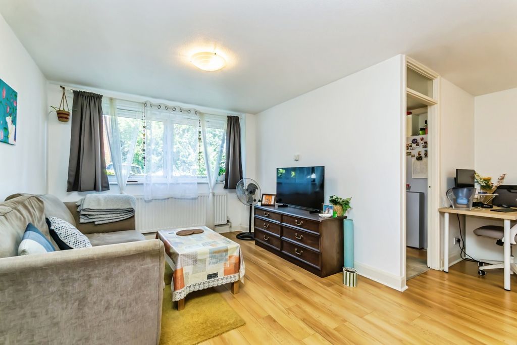 Property photo 1 of 10 Photo