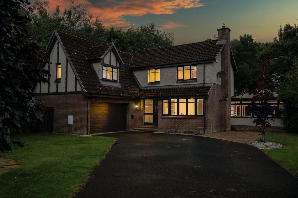 Property photo 1 of 45 Front View Twilights