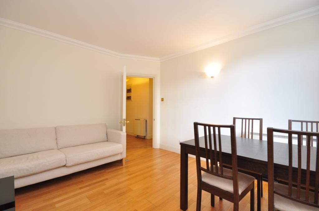 Property photo 1 of 5 Little Adelphi