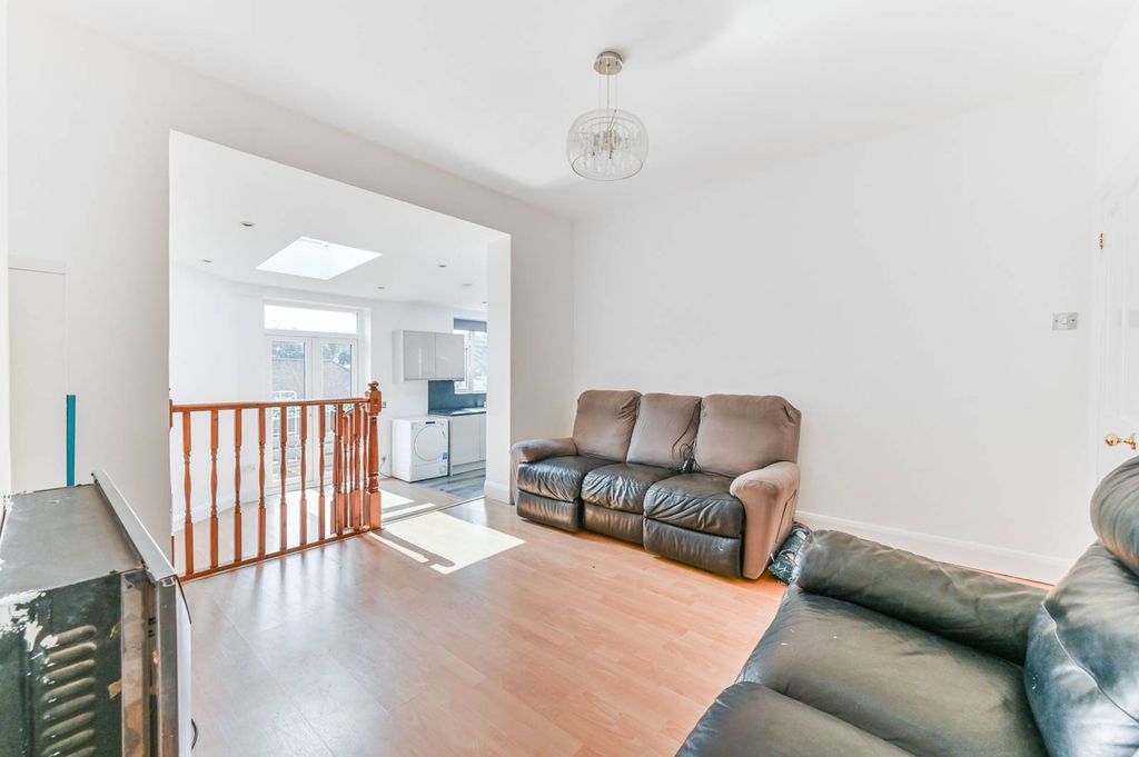 Property photo 2 of 13