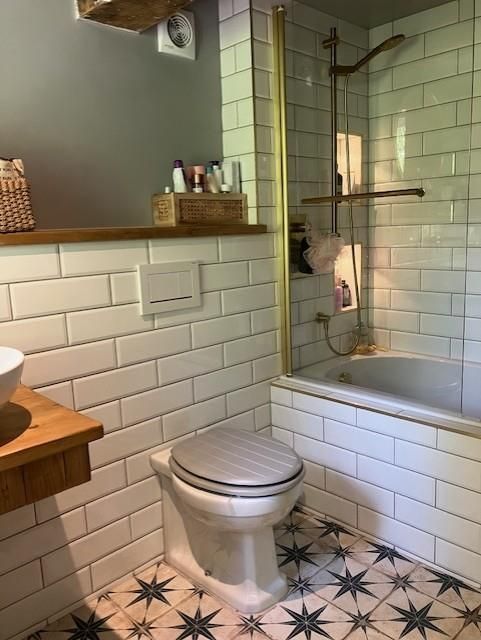 Property photo 2 of 5 Bathroom.Jpg
