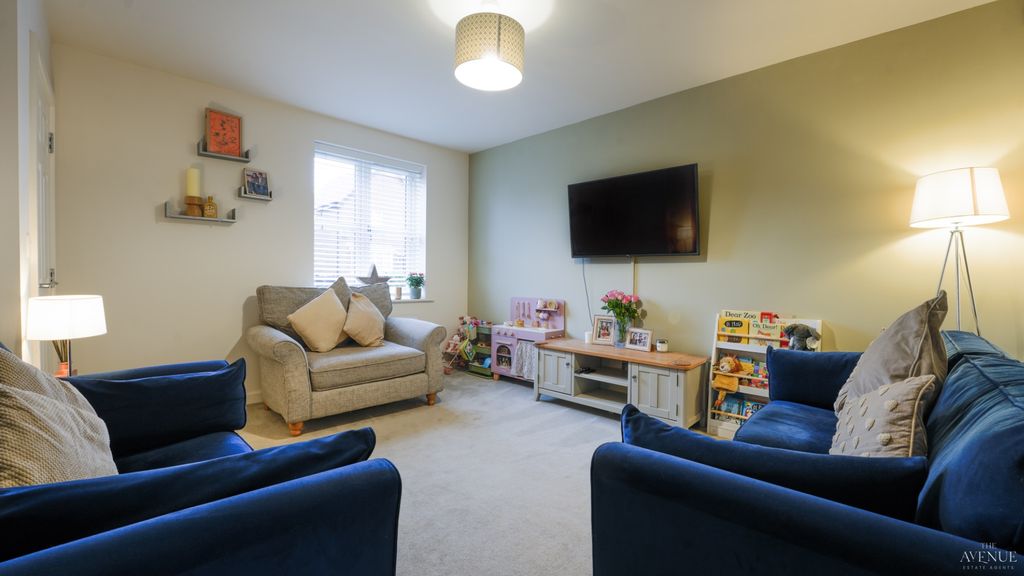 Property photo 3 of 31 4930565