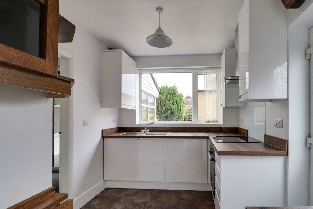 Property photo 2 of 16 Kitchen