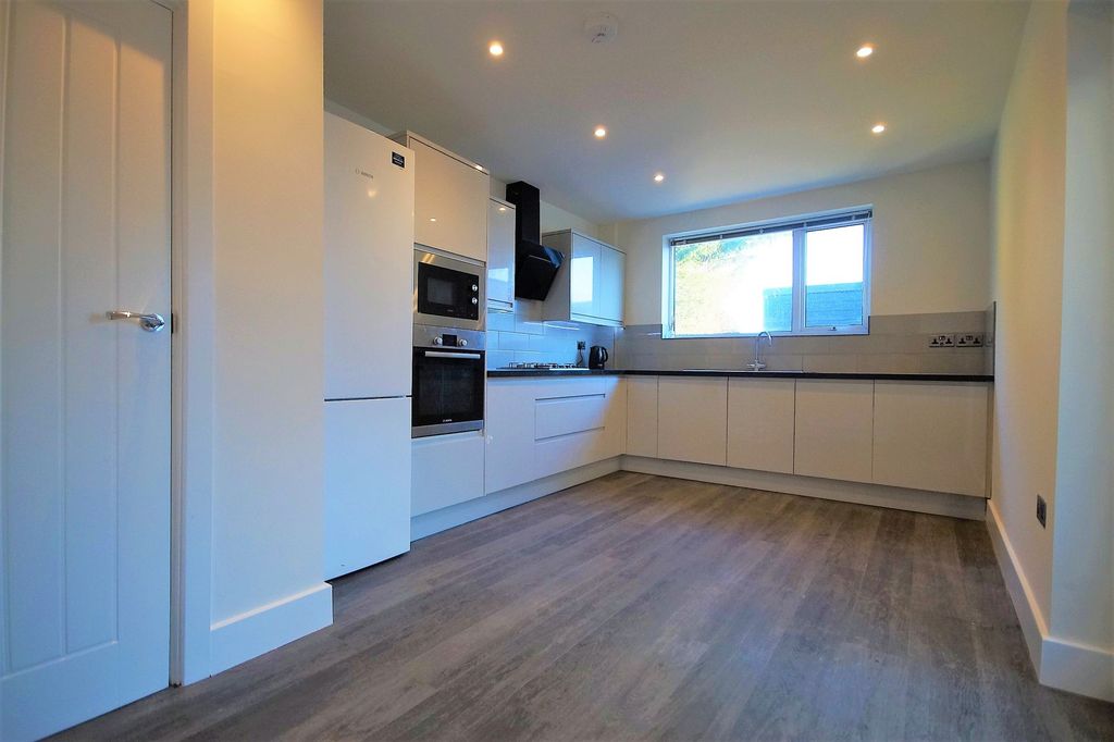 Property photo 2 of 14 Photo 9