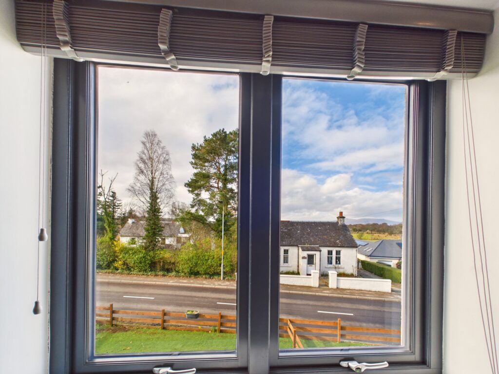 Property photo 3 of 28