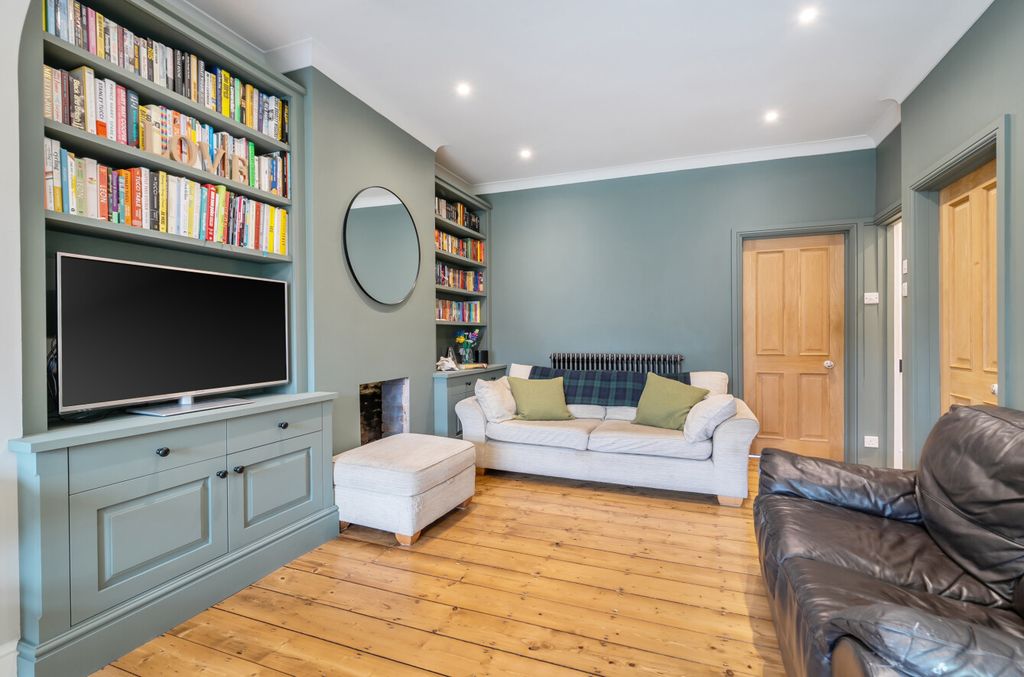 Property photo 3 of 19 1403551-12-69779c...