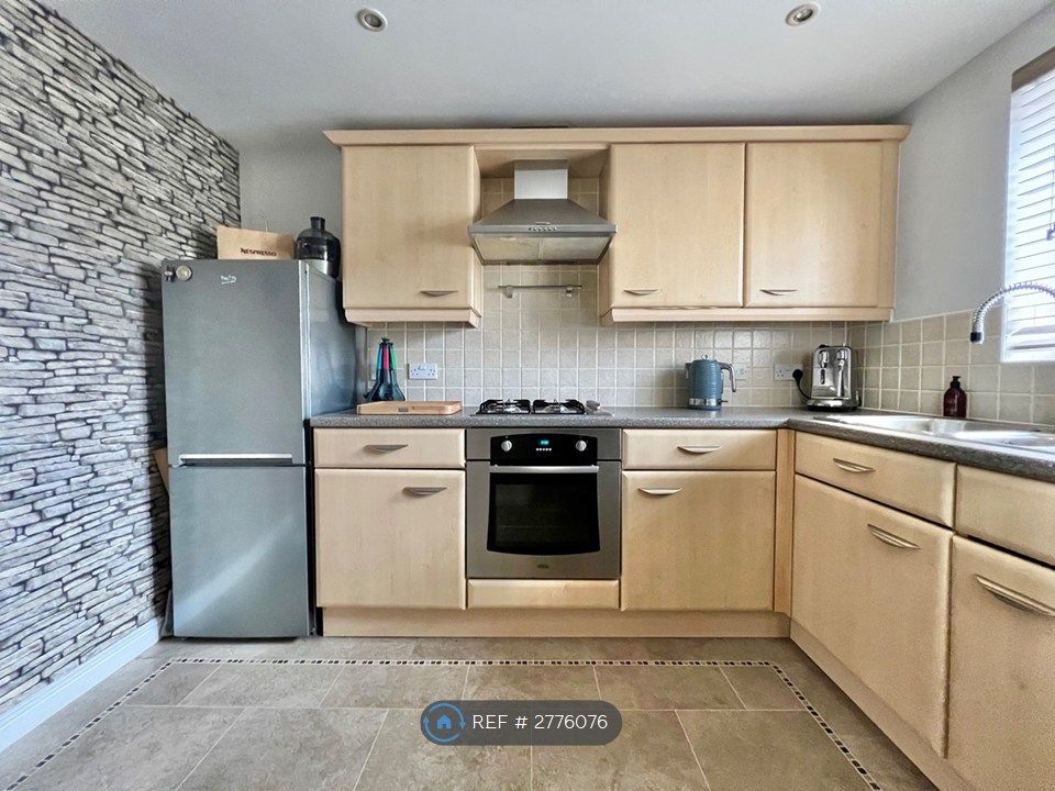 Property photo 3 of 9 Kitchen